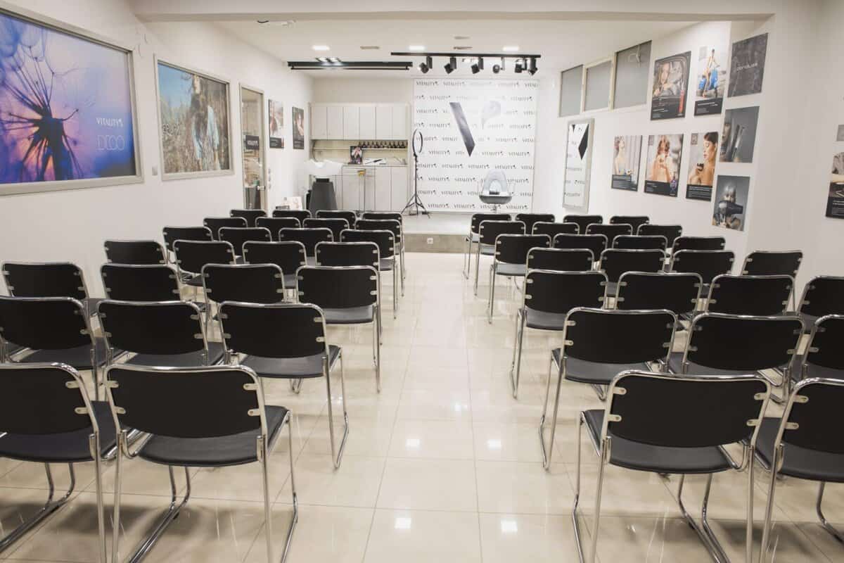 Vmondo Μπαχατουρης Studio Καραμανλη 1