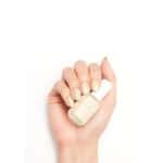 ESSIE COLOR 831 SING SONGBIRD ALONG 13,5ml - Image 3